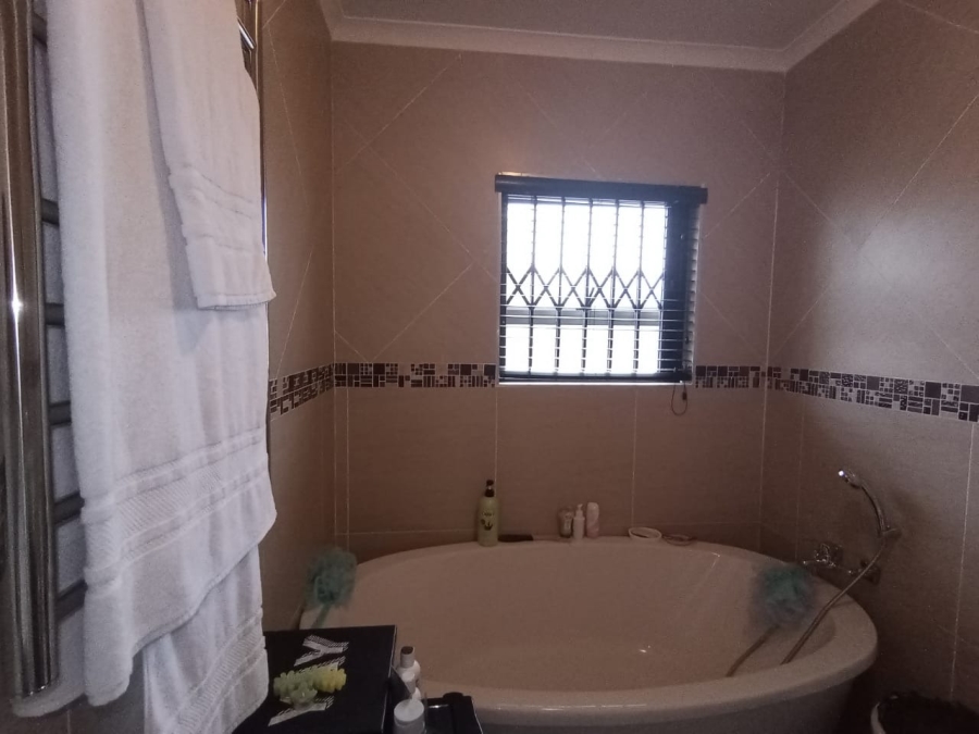 3 Bedroom Property for Sale in Baillie Park North West